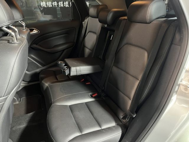 B-CLASS W246  第18張相片