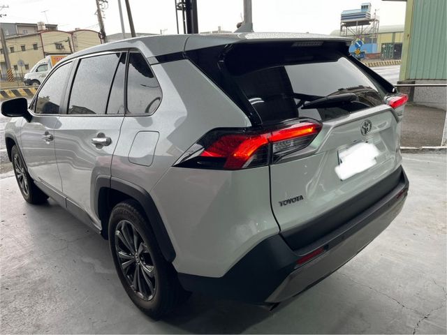 旗艦版  原板件  原廠保固中  第4張相片