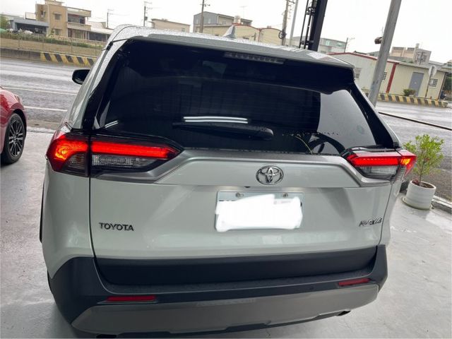 旗艦版  原板件  原廠保固中  第5張相片