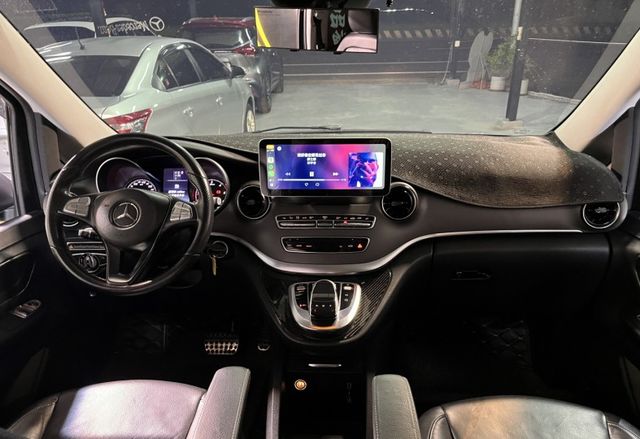M-Benz V250d 柴油 奢華8人座 商用自用極佳  第9張相片