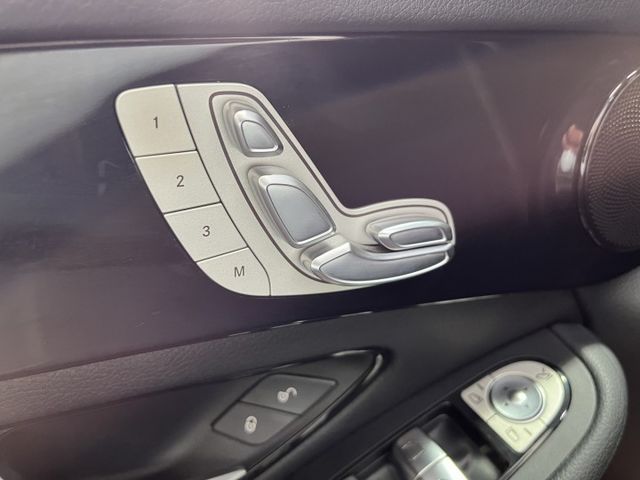 M-Benz GLC200  總代理  第15張相片