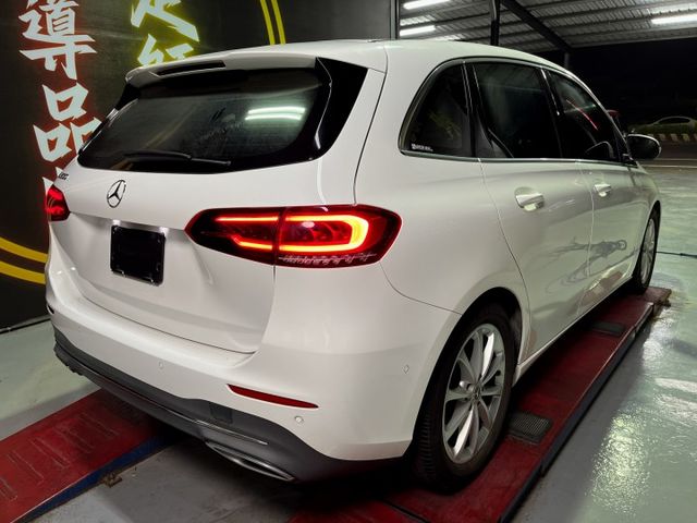 M-Benz B200 入門豪華，質感滿配，安全感滿分  第6張相片