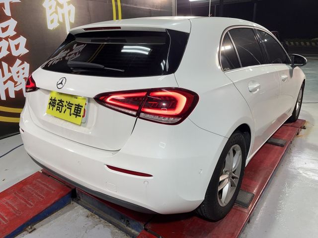 M-Benz A180 原鈑件  第4張相片