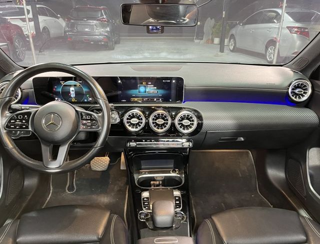 M-Benz A180 原鈑件  第8張相片