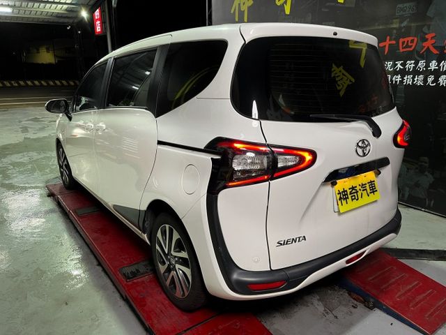Toyota Sienta 7人座 尊爵版 雙電動滑門  第4張相片