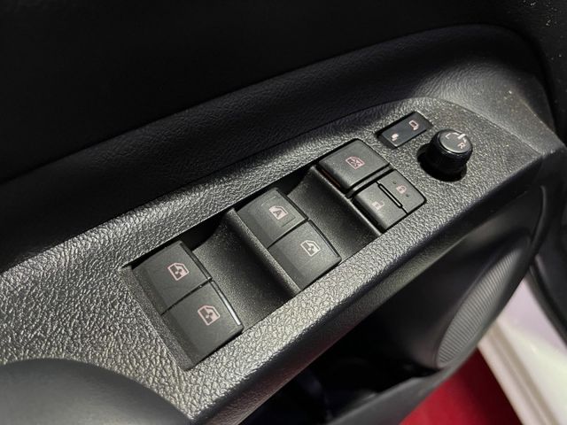 Toyota Sienta 7人座 尊爵版 雙電動滑門  第17張相片
