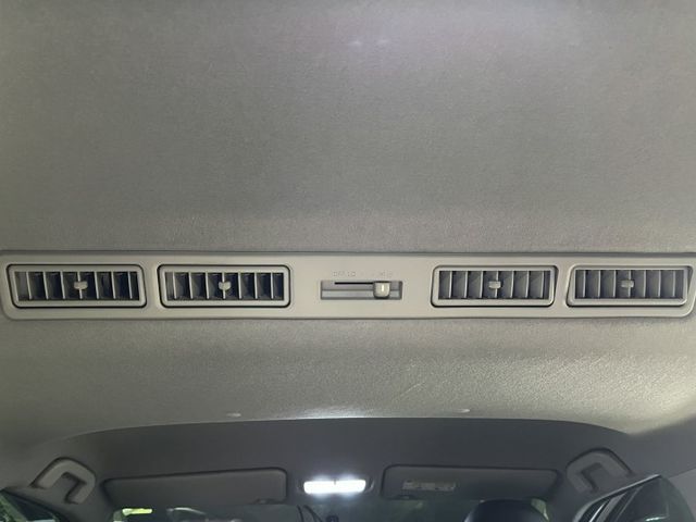 Toyota Sienta 7人座 尊爵版 雙電動滑門  第18張相片