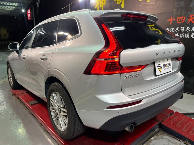 Volvo XC60 T5 Momentum 原鈑件  第4張相片