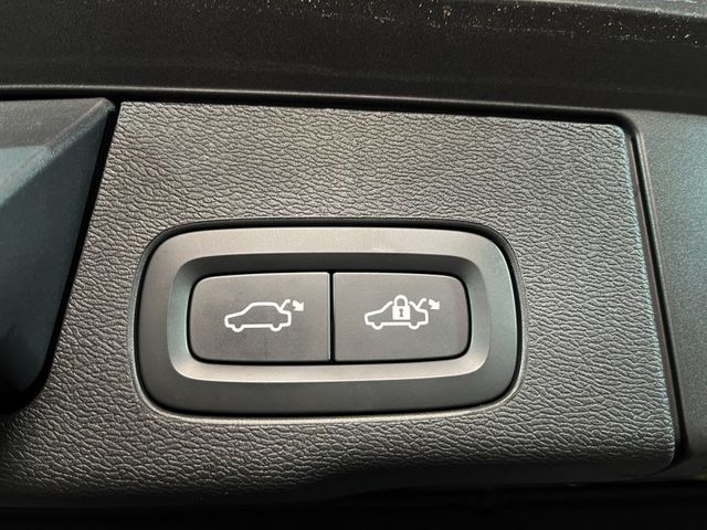 Volvo XC60 T5 Momentum 原鈑件  第9張相片