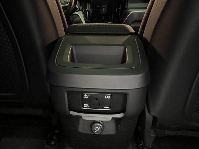 Volvo XC60 T5 Momentum 原鈑件  第16張相片