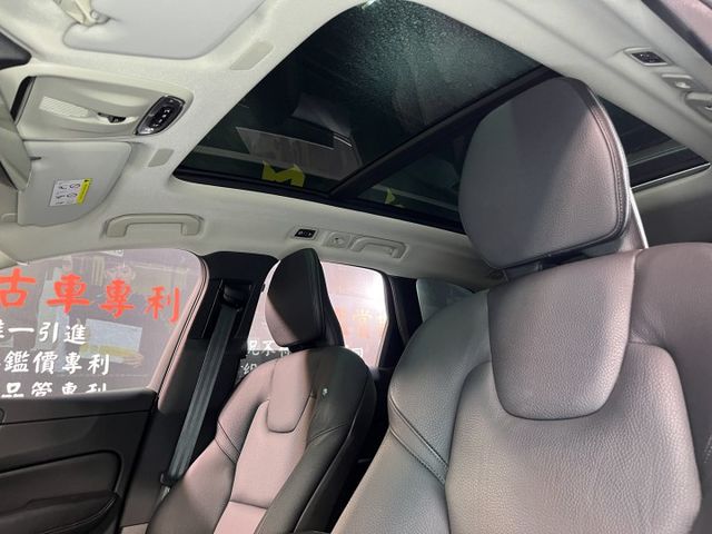 Volvo XC60 T5 Momentum 原鈑件  第17張相片