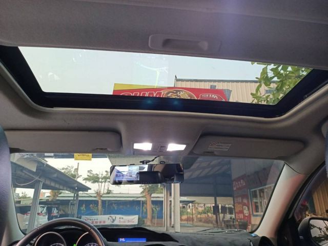 新車價69.9萬/五門實用掀背車/天窗/認證車/里程保證/換購全貸優惠中  第8張相片