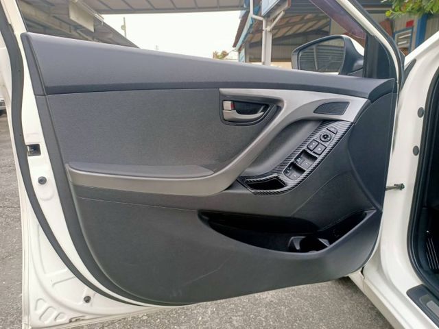 EX版/帥氣外型/平價代步車/認證車/里程保證/換購全貸優惠中  第11張相片