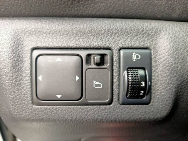購車贈送安卓機~認證原鈑件/里程保證/胎壓偵測/車頂架/換購全貸優惠中  第8張相片