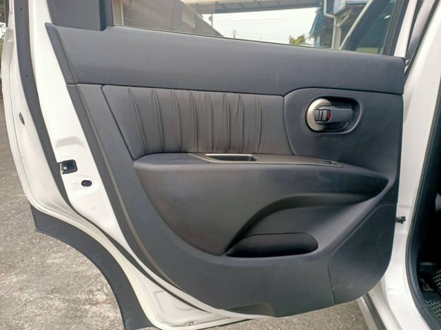 購車贈送安卓機~認證原鈑件/里程保證/胎壓偵測/車頂架/換購全貸優惠中  第11張相片