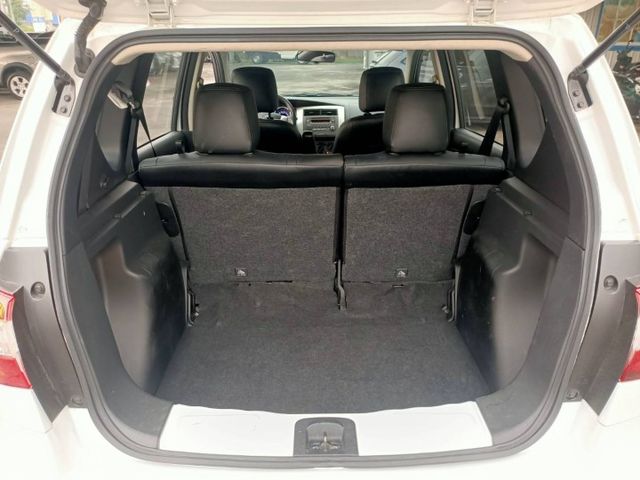 購車贈送安卓機~認證原鈑件/里程保證/胎壓偵測/車頂架/換購全貸優惠中  第17張相片
