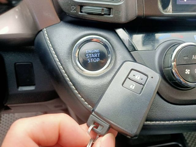 豪華版/I key/定速/環景影像/電動座椅/盲點偵測/認證車/里程保證/換購全貸優惠中  第4張相片