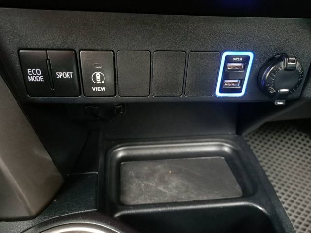 豪華版/I key/定速/環景影像/電動座椅/盲點偵測/認證車/里程保證/換購全貸優惠中  第7張相片