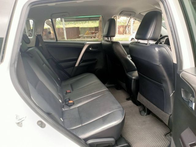 豪華版/I key/定速/環景影像/電動座椅/盲點偵測/認證車/里程保證/換購全貸優惠中  第18張相片