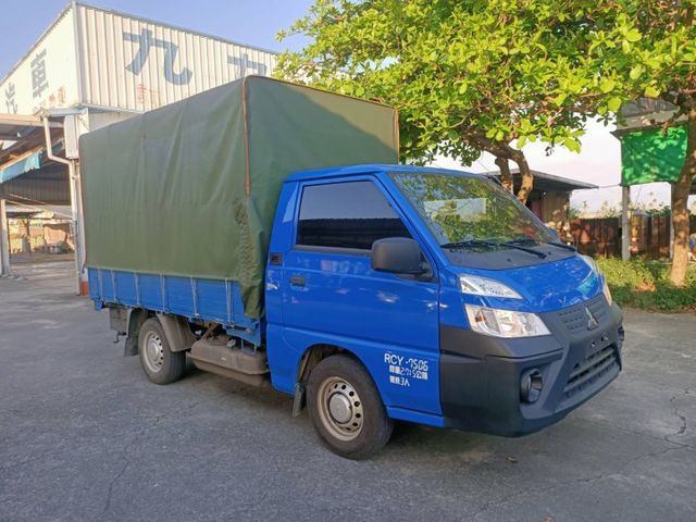 2021年底出廠 .2022領牌/原鈑件認證車/升降尾門/加高帆布/倒車顯影/工商賺錢的最佳選擇/全貸換購皆可  第2張相片