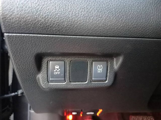 市場稀有.TURBO.渦輪引擎/I key.胎壓偵測器.行車紀錄器.倒車顯影/認證車里程保證/換購全貸皆可  第9張相片