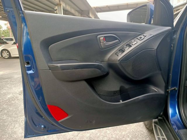 尊貴版/I KEY/USB/電動椅/定速/倒車影像/認證車/里程保證/可全貸換購  第11張相片
