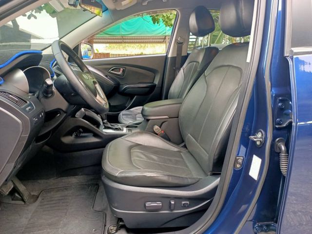 尊貴版/I KEY/USB/電動椅/定速/倒車影像/認證車/里程保證/可全貸換購  第12張相片