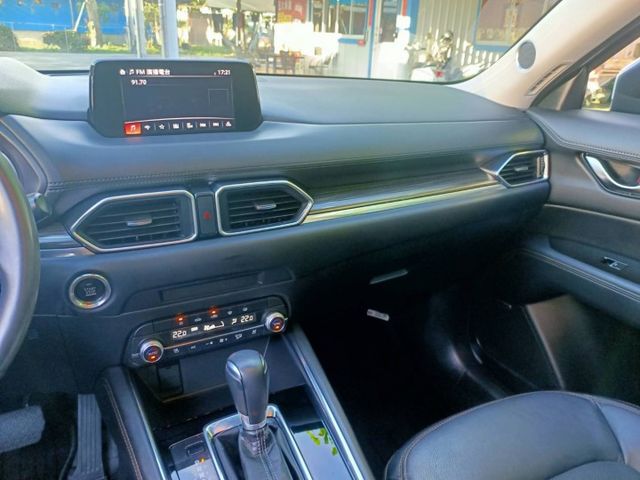 頂級旗艦版/I-KEY/環景影像/ACC跟車/車道偏移/盲點偵測系統/雙電動椅/電動尾門/全貸換購皆可  第8張相片