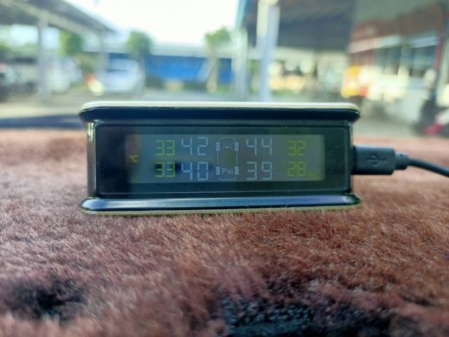 5門1.8TIIDA/便宜代步車/省油大空間/I key/定速/倒車顯影/胎壓偵測/行車記錄器/可全貸  第8張相片