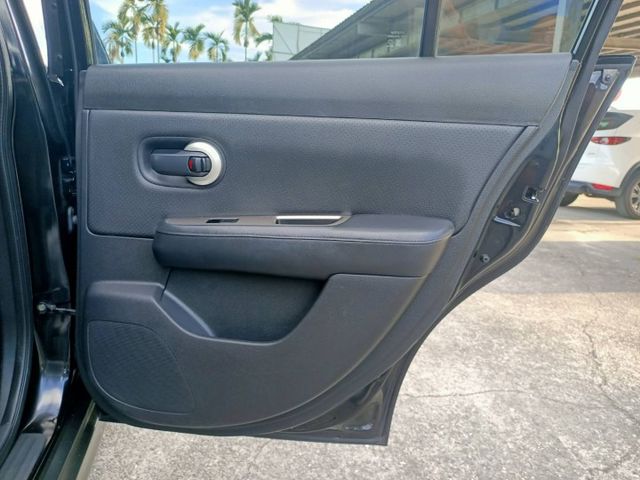 5門1.8TIIDA/便宜代步車/省油大空間/I key/定速/倒車顯影/胎壓偵測/行車記錄器/可全貸  第17張相片