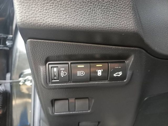 油電尊爵版/I KEY/電動尾門/盲點偵測/循跡防滑/車道偏離/LED頭燈/大螢幕安卓機  第9張相片