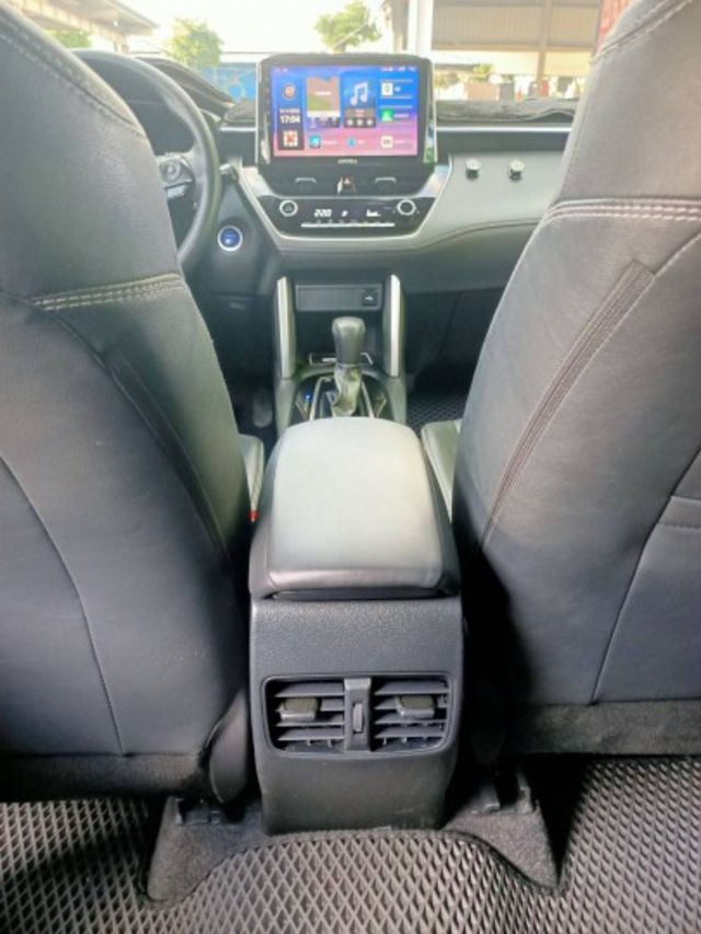 油電尊爵版/I KEY/電動尾門/盲點偵測/循跡防滑/車道偏離/LED頭燈/大螢幕安卓機  第10張相片