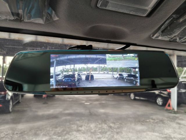 自排-原鈑認證車/只跑1萬多公里/活動伸縮篷布/升降尾門/前後行車記錄器/全配  第13張相片