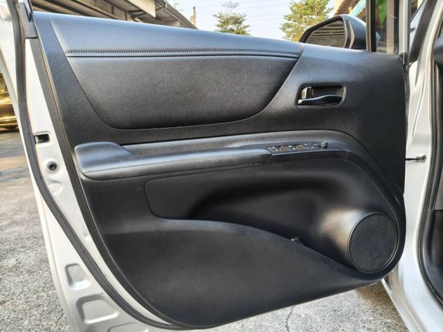 Ikey免鑰匙/恆溫空調/安卓機多功能大螢幕/原版件認證車/里程保證/提供2年5萬公里保固/可全貸換購  第12張相片