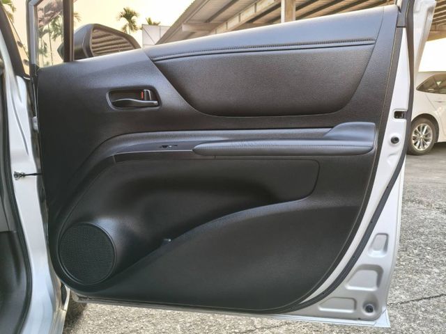 Ikey免鑰匙/恆溫空調/安卓機多功能大螢幕/原版件認證車/里程保證/提供2年5萬公里保固/可全貸換購  第15張相片