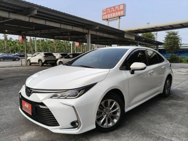 前車主顧車.裡外都很漂亮/豪華版/鈑件原認證車/只跑5萬多公里/ 定速/ACC/車偏/TCS防滑/胎壓監控/後座出風口  第1張相片