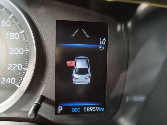 前車主顧車.裡外都很漂亮/豪華版/鈑件原認證車/只跑5萬多公里/ 定速/ACC/車偏/TCS防滑/胎壓監控/後座出風口  第6張相片