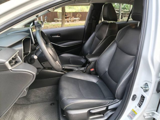 前車主顧車.裡外都很漂亮/豪華版/鈑件原認證車/只跑5萬多公里/ 定速/ACC/車偏/TCS防滑/胎壓監控/後座出風口  第11張相片