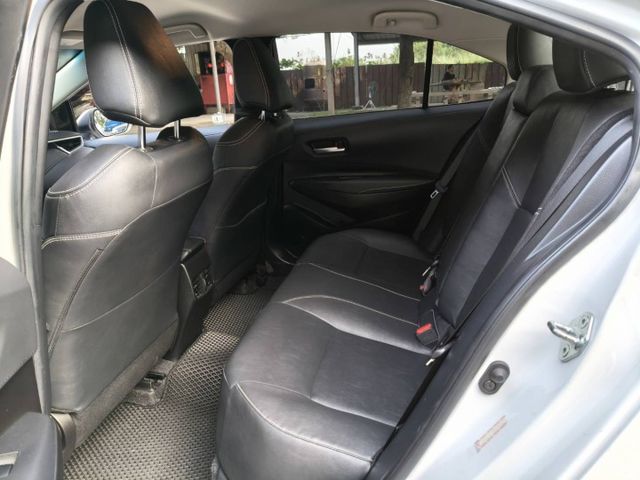 前車主顧車.裡外都很漂亮/豪華版/鈑件原認證車/只跑5萬多公里/ 定速/ACC/車偏/TCS防滑/胎壓監控/後座出風口  第13張相片