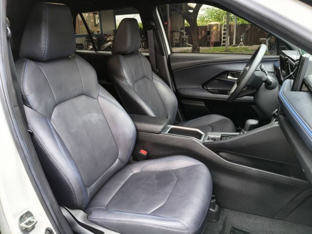 頂級潮玩版/一手車只跑1萬多公里/原廠保固中/全車原板件/電動尾門/盲點/倒車顯影/低率全貸.換購實施中  第15張相片