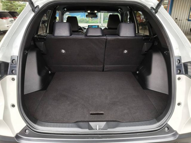 頂級潮玩版/一手車只跑1萬多公里/原廠保固中/全車原板件/電動尾門/盲點/倒車顯影/低率全貸.換購實施中  第19張相片