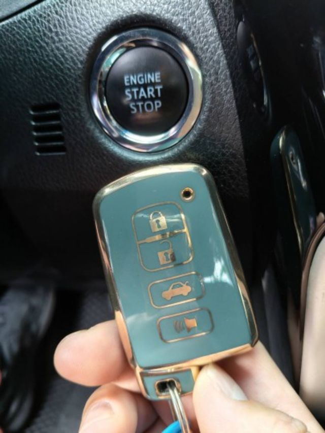 豪華版/免鑰匙/定速巡航/循跡防滑/大螢幕影音主機/導航系統/倒車顯影/一手女用車/原版認證/低率全貸  第4張相片