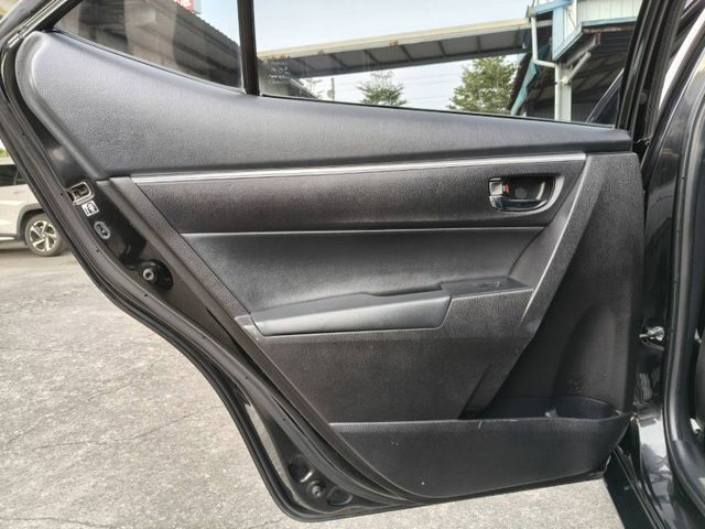 豪華版/免鑰匙/定速巡航/循跡防滑/大螢幕影音主機/導航系統/倒車顯影/一手女用車/原版認證/低率全貸  第13張相片