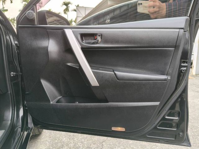 豪華版/免鑰匙/定速巡航/循跡防滑/大螢幕影音主機/導航系統/倒車顯影/一手女用車/原版認證/低率全貸  第15張相片