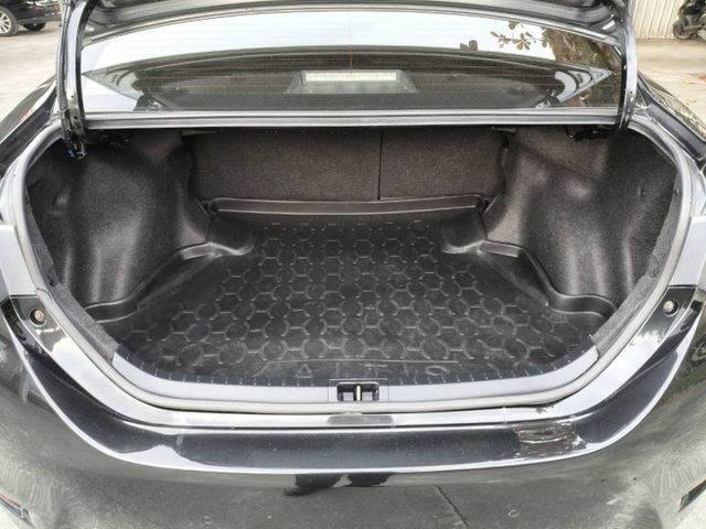 豪華版/免鑰匙/定速巡航/循跡防滑/大螢幕影音主機/導航系統/倒車顯影/一手女用車/原版認證/低率全貸  第19張相片