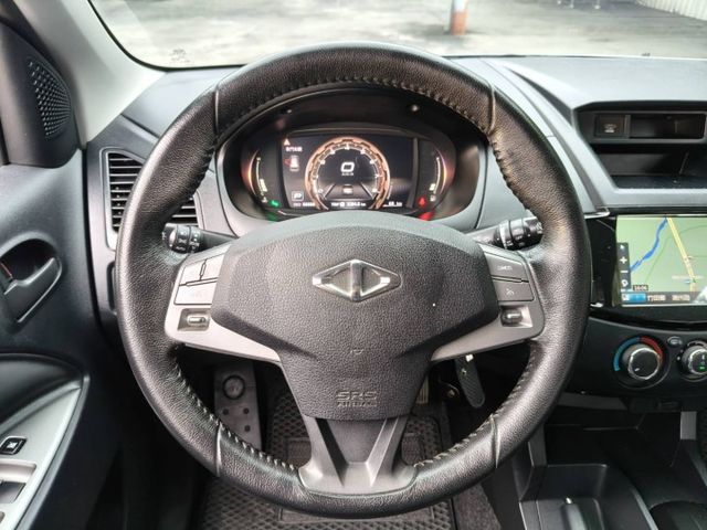 頂級旗艦版/只跑6萬多公里/數位儀錶/後座空調/導航/倒車顯影/盲點偵測/原版件認證車/全貸換購皆可  第3張相片