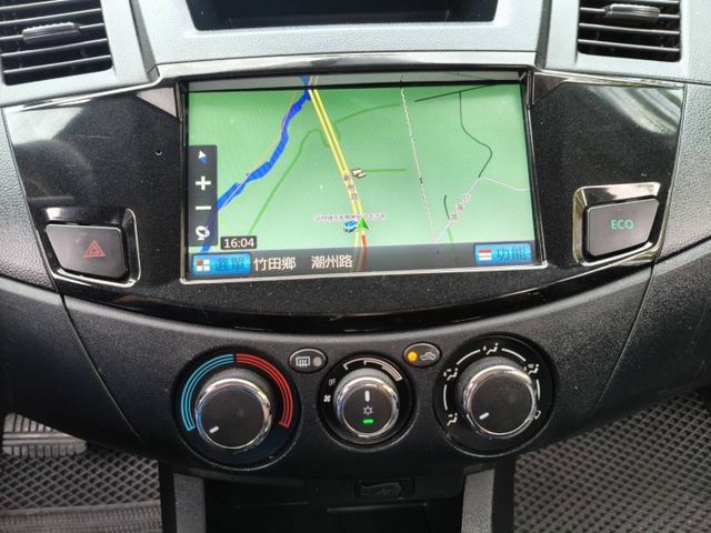 頂級旗艦版/只跑6萬多公里/數位儀錶/後座空調/導航/倒車顯影/盲點偵測/原版件認證車/全貸換購皆可  第5張相片