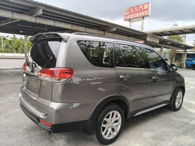 頂級旗艦版/只跑6萬多公里/數位儀錶/後座空調/導航/倒車顯影/盲點偵測/原版件認證車/全貸換購皆可  第20張相片