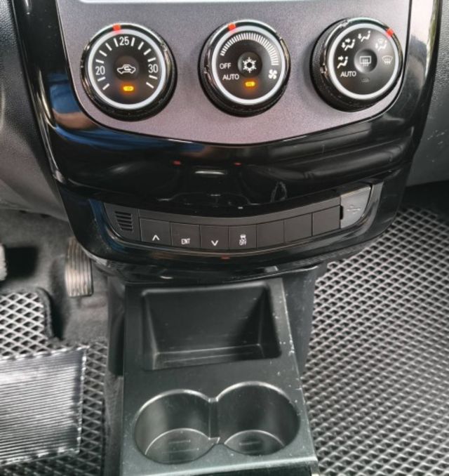 $優惠方案.裝大螢幕安卓機或折現金2選1/提供2年5萬公里保固/認證車/里程保證/全貸換購皆可  第7張相片