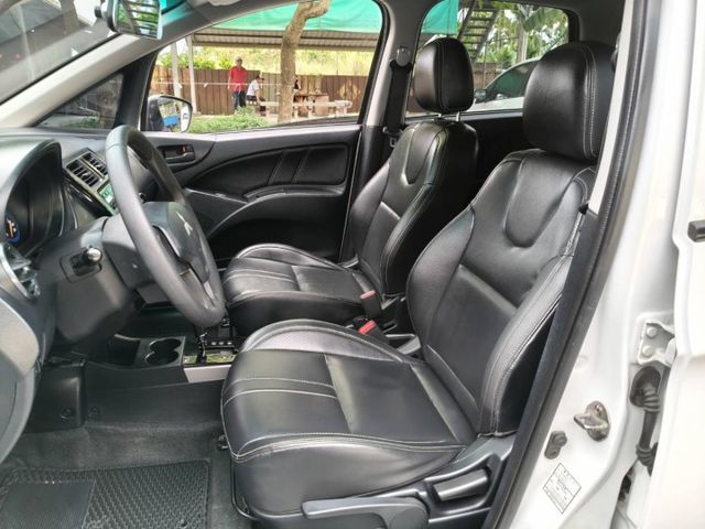 $優惠方案.裝大螢幕安卓機或折現金2選1/提供2年5萬公里保固/認證車/里程保證/全貸換購皆可  第10張相片